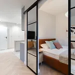 Warsaw Concierge Waszyngton II